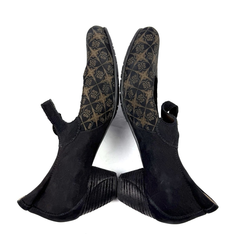 Think! Maryjane Heels 39 Black Brown Fabric Medallion Shoes Womens Boho Chic
